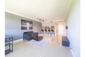 MLS# A11895057, Doral, Florida 33166