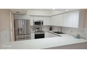 7035 W 3rd Ct, Hialeah