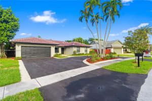 1005 Nw 99th Ave Plantation, FL 33322 - MLS#A11895068
