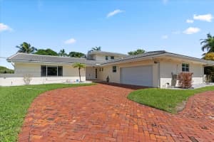 1961 Ne 188th St, Miami
