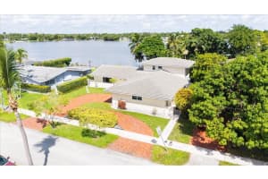 1961 Ne 188th St Miami, FL 33179 - MLS#A11895137