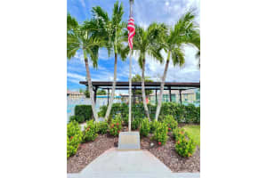 340 Pine Ridge Cir D-1 Green Acres, FL 33463 - MLS#A11895161