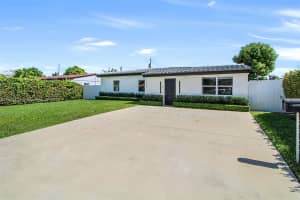 18361 Ne 20th Pl 18361 North Miami Beach, FL 33179 - MLS#A11895177