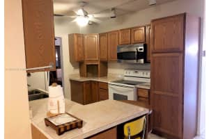 5724 Nw 87th Ave Tamarac, FL 33321 - MLS#A11895178