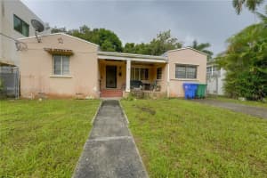 660 Ne 67th St, Miami