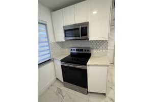 158 Lakeview Dr 102 Weston, FL 33326 - MLS#A11895303