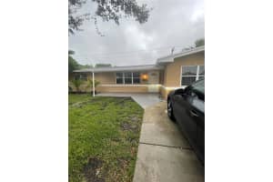 7720 Nw 15th St, Pembroke Pines