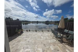 15402 Sw 8th Ln, Miami
