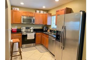 5907 London Ln 5907 Tamarac, FL 33321 - MLS#A11895328