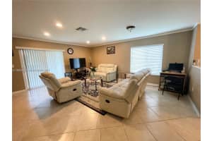 5907 London Ln 5907 Tamarac, FL 33321 - MLS#A11895328