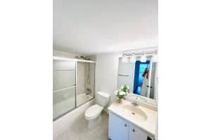 800 Parkview Dr 605 Hallandale Beach, FL 33009 - MLS#A11895336