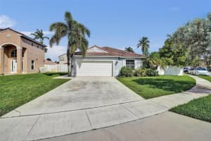 18951 Nw 10th Ter, Pembroke Pines