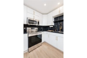 600 Three Islands Blvd 214 Hallandale Beach, FL 33009 - MLS#A11895362