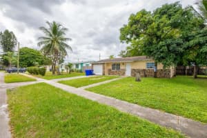2900 N 73rd Ave Hollywood, FL 33024 - MLS#A11895383