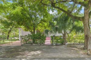 12037 Nw 8th Ave, North Miami