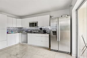 4011 N Meridian Ave 21 Miami Beach, FL 33140 - MLS#A11895414