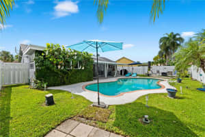 11741 Nw 43rd Pl Sunrise, FL 33323 - MLS#A11895440