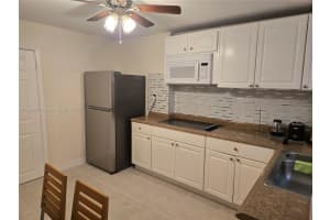 5712 Hollywood Blvd 1 Hollywood, FL 33021 - MLS#A11895441