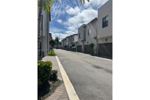 4693 Nw 83rd Pl 4693 Doral, FL 33166 - MLS#A11895479