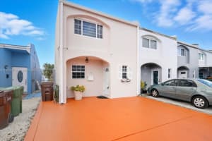 7048 W 17th Ct Hialeah, FL 33014 - MLS#A11895491
