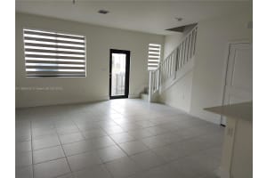 8040 Nw 42nd St 8040 Doral, FL 33166 - MLS#A11895535