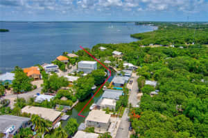129 Pirates Dr Key Largo, FL 33037 - MLS#A11895543