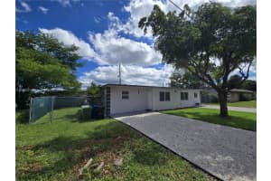 716 Nw 14th Way A Fort Lauderdale, FL 33311 - MLS#A11895574