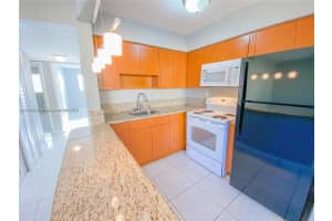 4050 Ne 12th Ter 14-1 Oakland Park, FL 33334 - MLS#A11895575