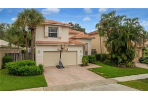1226 Nw 170th Ter Pembroke Pines, FL 33028 - MLS#A11895598