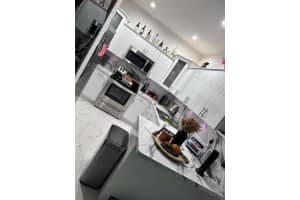 1827 Nw 68th Ter, Miami