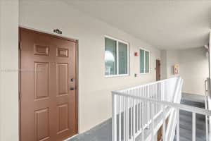 1677 Se 27th Ct 202, Homestead