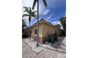 3353 Ne 11th Dr . Homestead, FL 33033 - MLS#A11895837