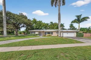 801 Holly Ln Plantation, FL 33317 - MLS#A11895896