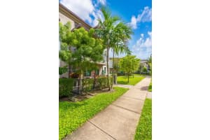 4963 Nw 83rd Path 4963 Doral, FL 33166 - MLS#A11895912