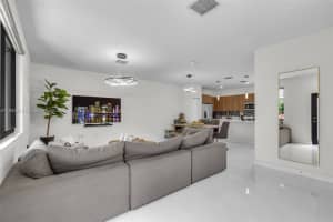 4963 Nw 83rd Path 4963 Doral, FL 33166 - MLS#A11895912