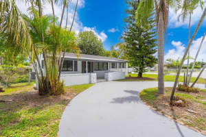 1041 Nw 199th St Miami Gardens, FL 33169 - MLS#A11895919