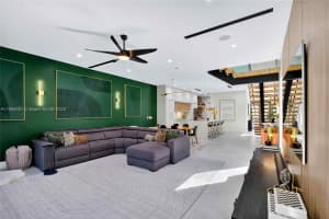 609 Ne 8th Ave A, Fort Lauderdale