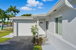 9021 Nw 26th Pl Sunrise, FL 33322 - MLS#A11896044