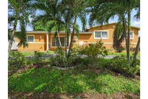 811 Nw 196th Ter Miami Gardens, FL 33169 - MLS#A11896106