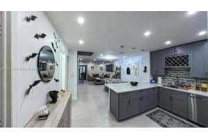 9441 Nw 15th St 232 Pembroke Pines, FL 33024 - MLS#A11896119