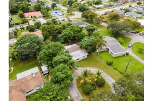 28 Ne 164th St Miami, FL 33162 - MLS#A11896133