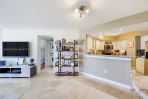 1900 Sunset Harbour Dr 811 Miami Beach, FL 33139 - MLS#A11896149