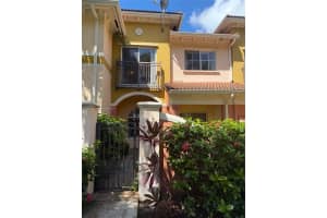 1209 Santa Catalina Ln, North Lauderdale