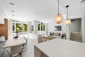 50 S Pointe Dr Twn7 Miami Beach, FL 33139 - MLS#A11896180