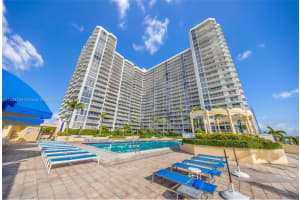 7601 E Treasure Dr 510, North Bay Village