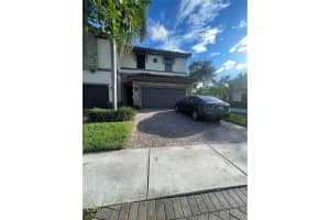 9596 N Town Parc Cir N, Parkland