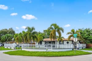 4465 Sw 49th Ct, Dania Beach