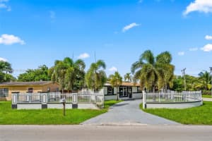 4465 Sw 49th Ct Dania Beach, FL 33314 - MLS#A11896234