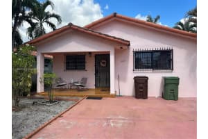 665 E 31st St, Hialeah