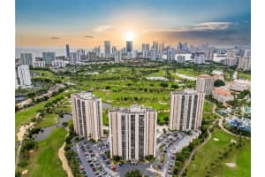 20379 W Country Club Dr 731, Aventura